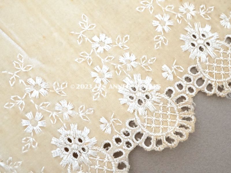 画像3: アンティーク シルク製 幅広 ベルベットのリボン 花刺繍＆透かし柄  アイボリー 幅10.9cm (3)