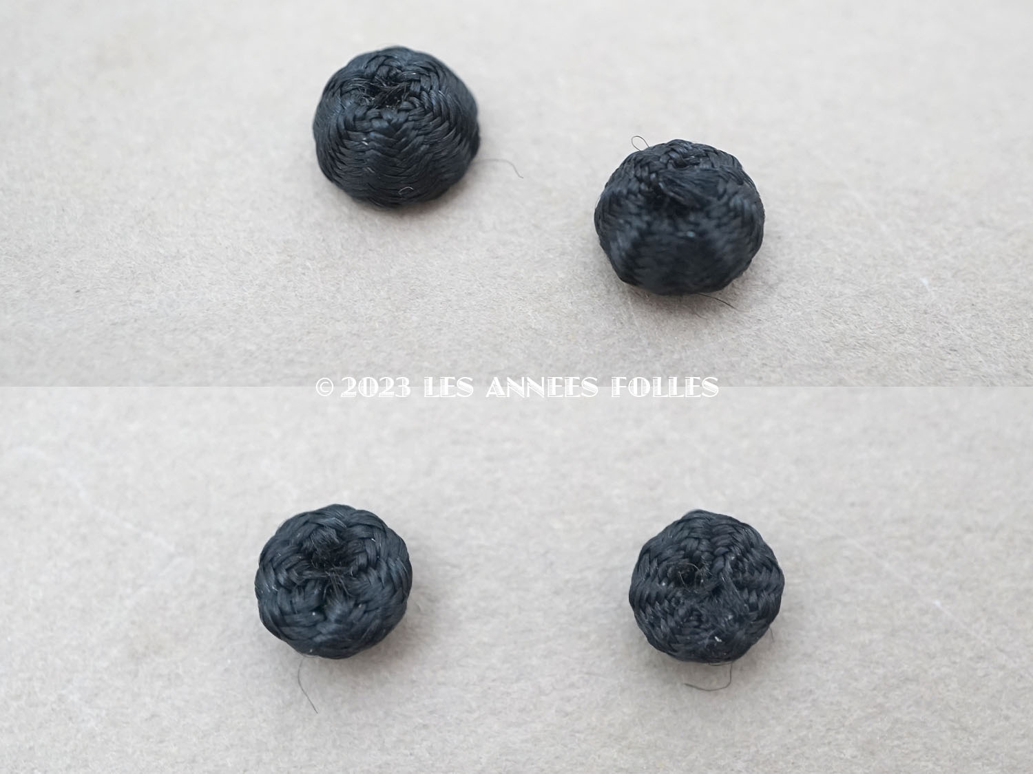 画像2: アンティーク ドール用 8mm シルク製 くるみボタン 極小 黒 2ピースのセット (2)