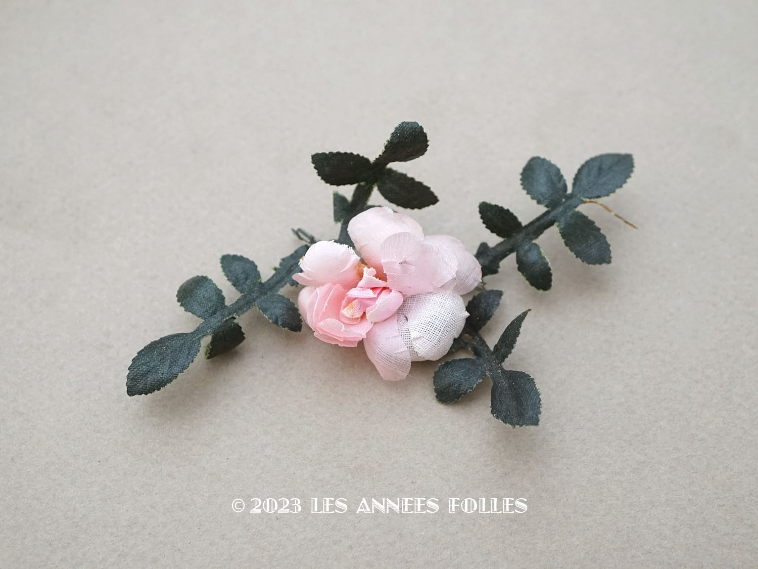 1900年頃 アンティーク 小さな薔薇の布花 ドールハット用 : LES ANNEES