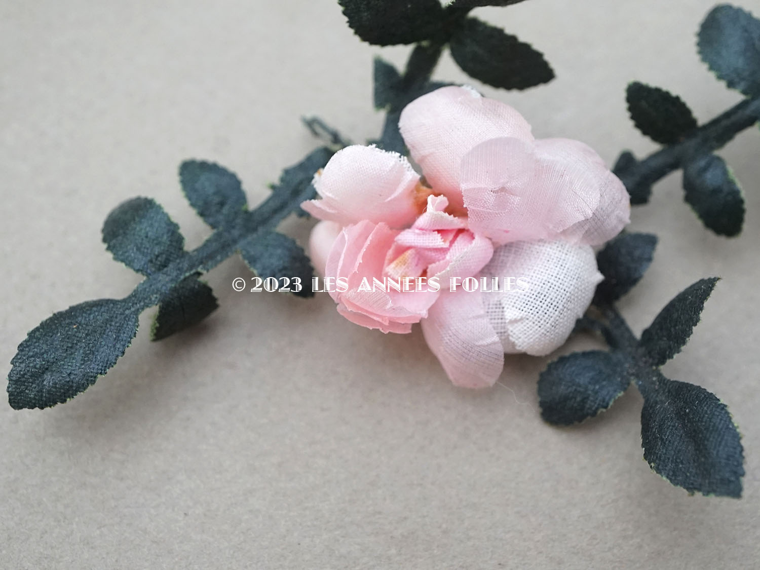 1900年頃 アンティーク 小さな薔薇の布花 ドールハット用 : LES ANNEES