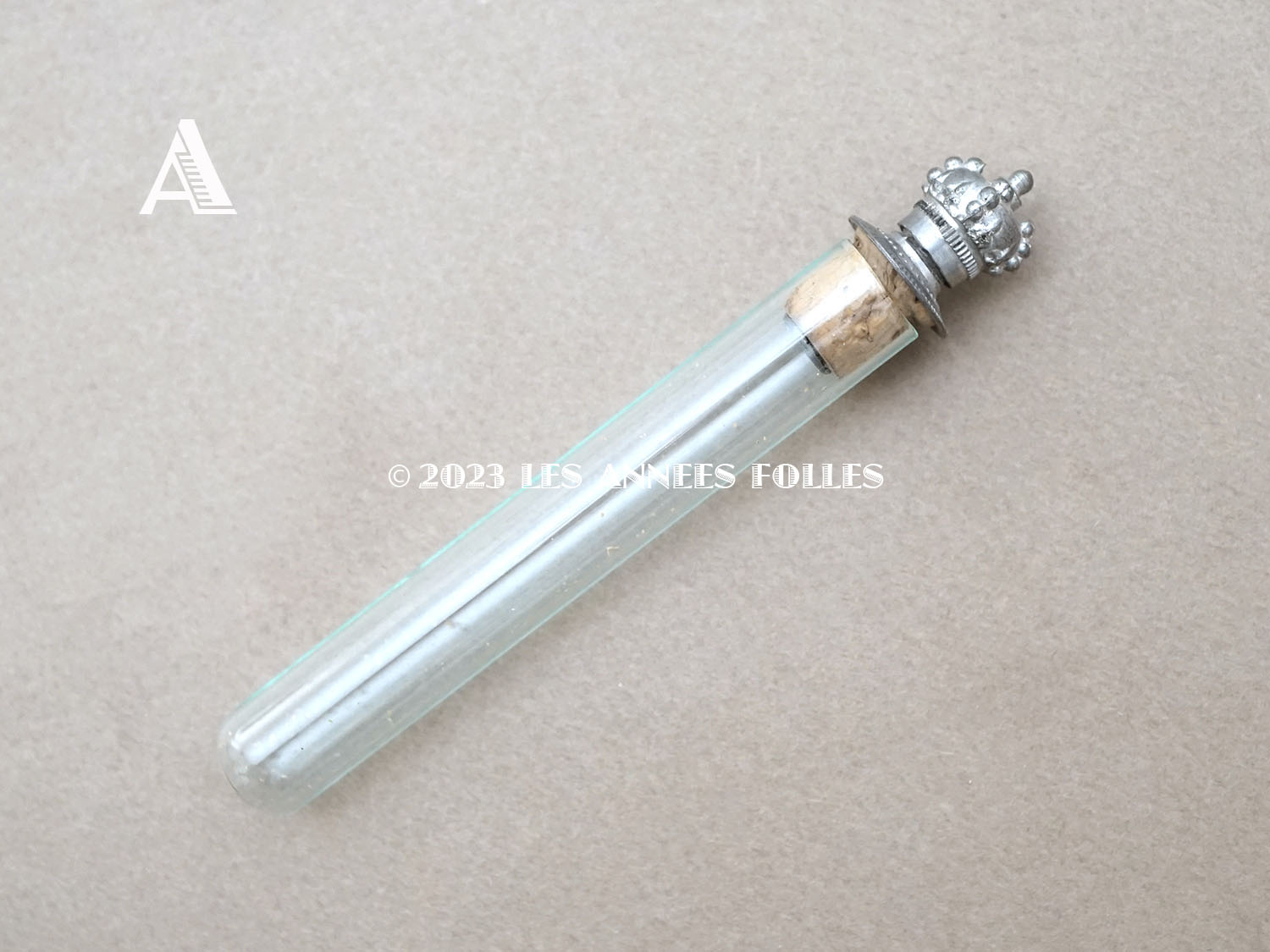 画像2: 1900年頃 アンティーク 王冠の栓付き 携帯用香水瓶 (2)