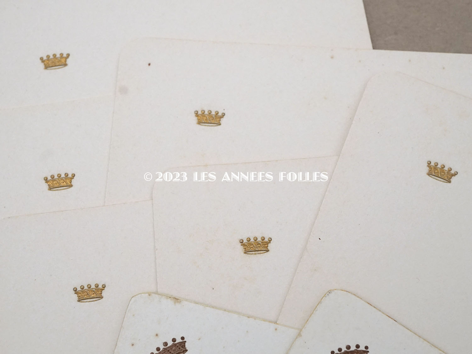 画像2: 未使用 アンティーク 王冠紋章付き　ウェディングのメニューカード  11枚セット  (2)