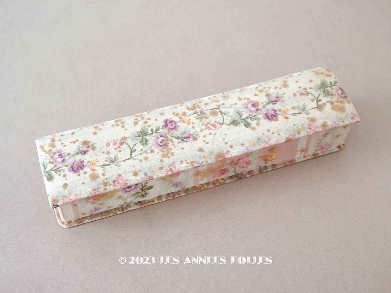 画像1: 1900年頃 アンティーク カルトナージュボックス リボンで結ばれた草花 (1)