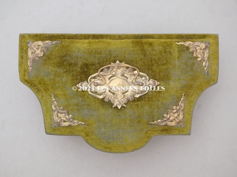 画像2: 19世紀末 アンティーク 　ベルベット製　大きなジュエリーボックス＆裁縫箱 カーキ (2)