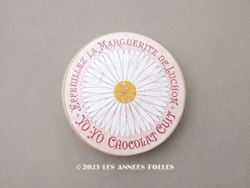 画像1: アンティーク マーガレットのチョコレートボックス お菓子箱 EFFEUILLEZ LA MARGUERITE DE LUCHON  - YO-YO CHOCOLAT CUIT - (1)