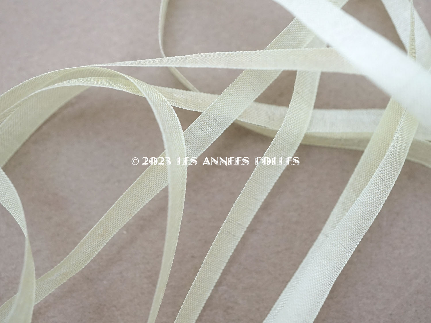 画像3: アンティーク  リボン刺繍 & ロココトリム用 シルク製 リボン 5.5m 5mm幅  ピスタチオグリーン (3)