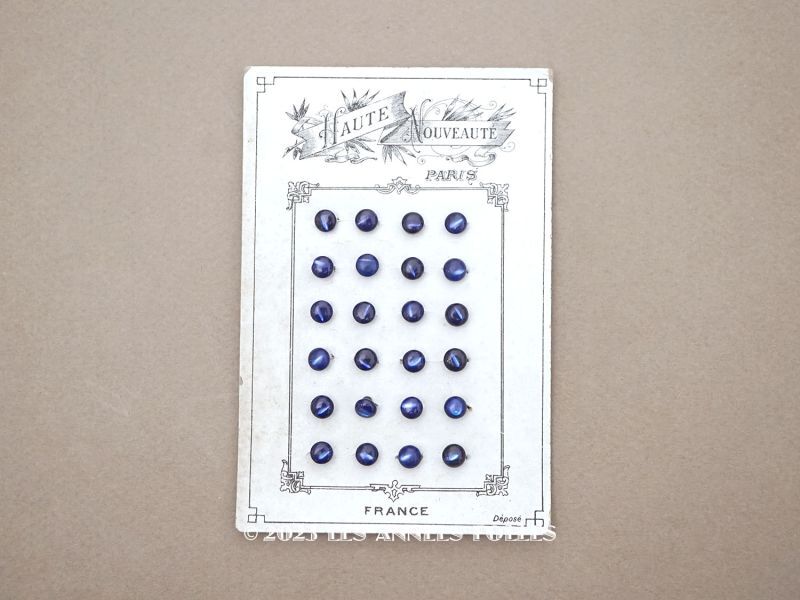 画像1: 1920年 アンティーク マザーオブパール製 極小 ボタン 5mm 24ピース ウルトラマリンブルー シェルボタン (1)