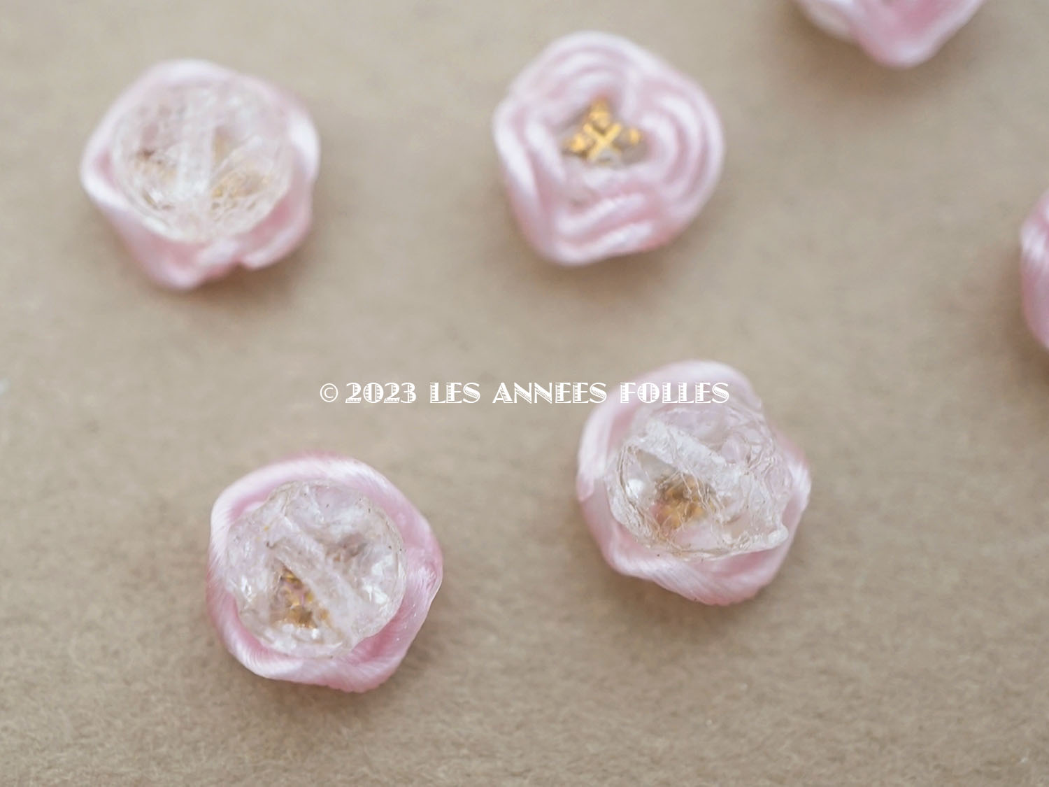 画像3: アンティーク 硝子製 花型のビーズ ピンク 6ピースのセット 約8〜9mm (3)