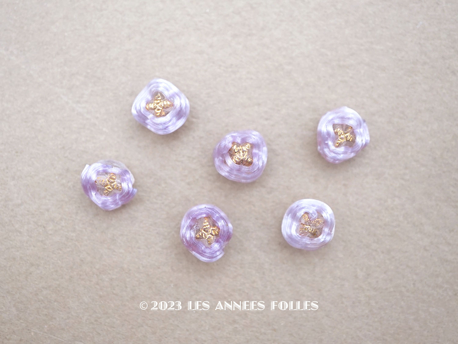 画像1: アンティーク 硝子製 花型のビーズ 紫 6ピースのセット 約7〜8mm  (1)