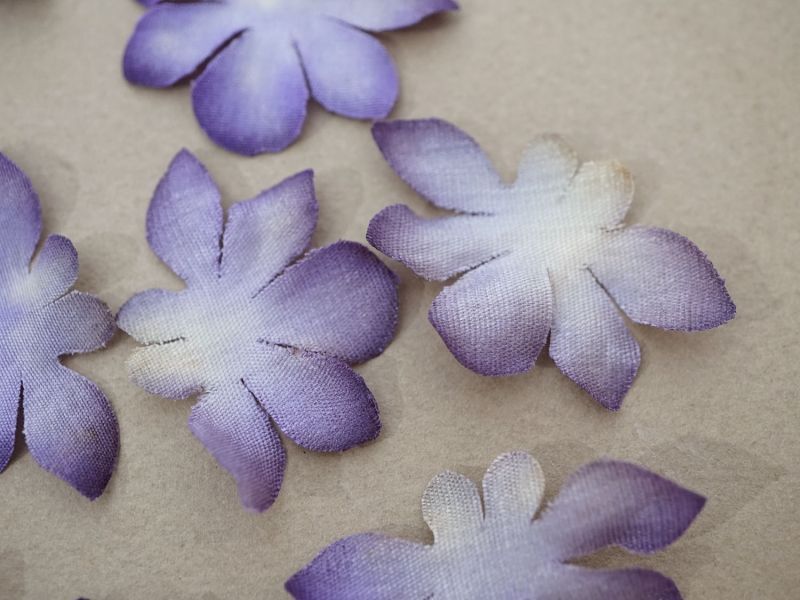 画像4: アンティーク  菫の花びら 36枚のセット 布花材料 (4)