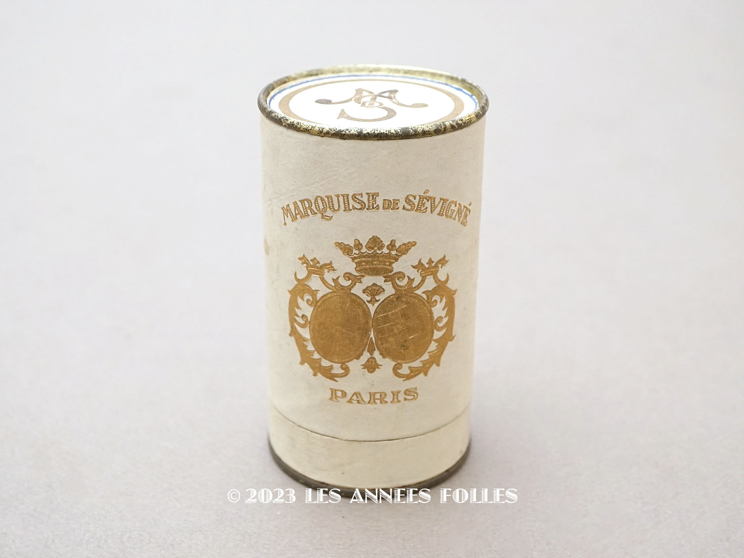 画像1: 1920年代 アンティーク 『マルキーズ・ ドゥ・セヴィニエ』のお菓子箱 CROQUETTES AU CHOCOLAT SEVIGNE - MARQUISE DE SEVIGNE PARIS - (1)