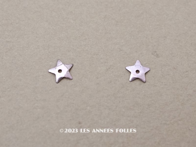 画像1:  19世紀末 アンティーク メタル製 極小 5mm 星型 立体 スパンコール 淡いパープル 50ピースのセット  (1)