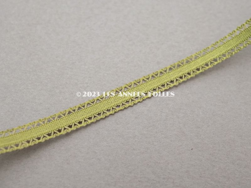 画像4: アンティーク シルク製リボン 7mm幅 オリーブグリーン 透かし模様 (4)