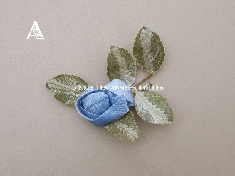 画像2: ＊蚤の市＊アンティーク シルク製 ブルーの薔薇のロココモチーフ  布花 (2)
