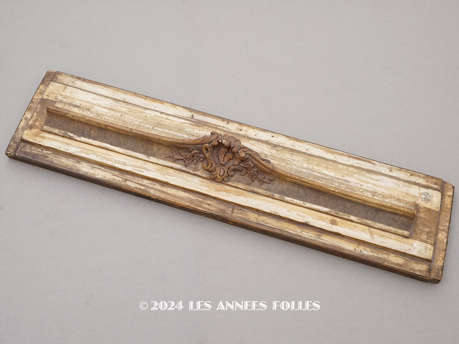 画像1: ＊蚤の市＊アンティーク 木製 ミラーフレームのサンプル ロカイユ装飾 55×13.5cm (1)