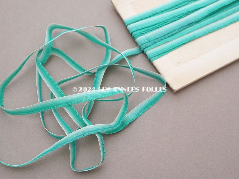 画像3: 19世紀末 アンティーク シルク製 ロココ調 フリルリボン グリーン 7mm幅 リボン刺繍 & ロココトリム用 リボン (3)