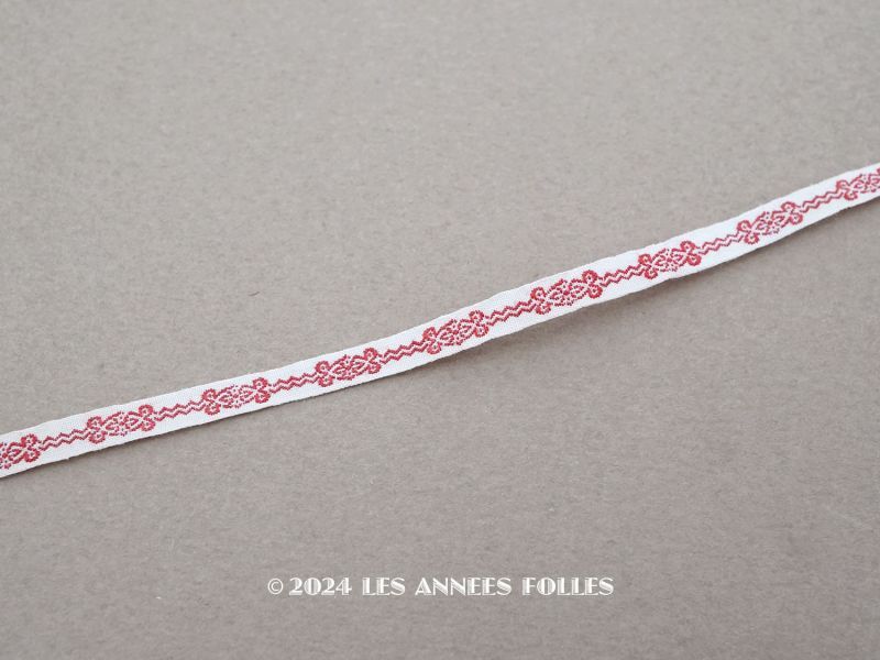 画像1: 1900年頃 アンティーク トリム ドール用 極細 4.5mm幅 ワインレッドの刺繍入り (1)