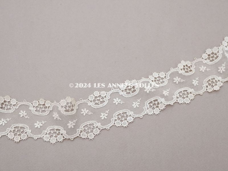 画像4: アンティーク 花刺繍入り レース 生成り 6cm幅 (4)