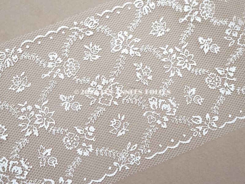 画像2: 【セール対象外】アンティーク 幅広 チュールレース 花模様 幅11.5cm クリーム色 (2)