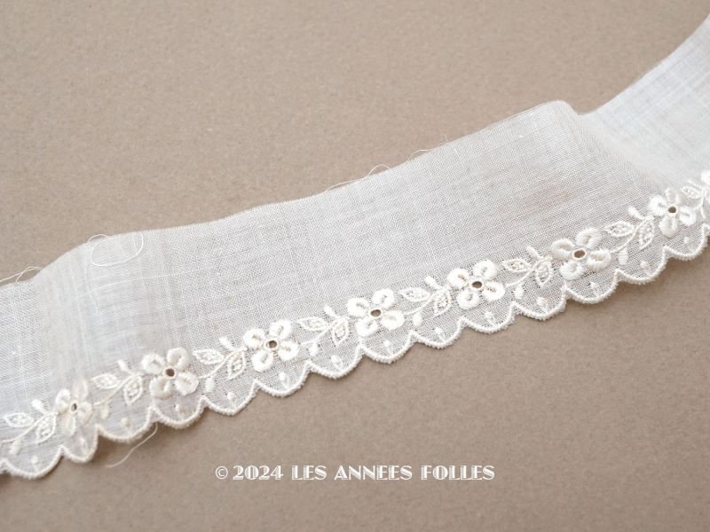 画像1: 19世紀末 アンティーク 花刺繍のスカラップレース オーガンジー 3.6cm幅  (1)