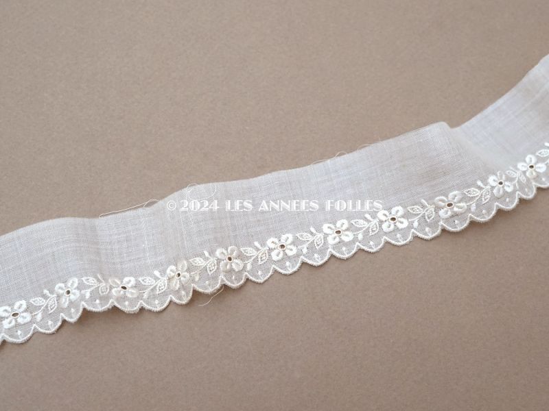 画像2: 19世紀末 アンティーク 花刺繍のスカラップレース オーガンジー 3.6cm幅  (2)