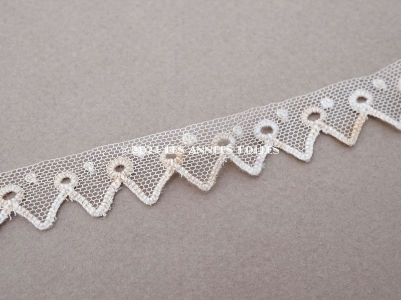 画像4: アンティーク スカラップレース ドット刺繍入り エクリュのチュールレース 1.5cm幅 (4)