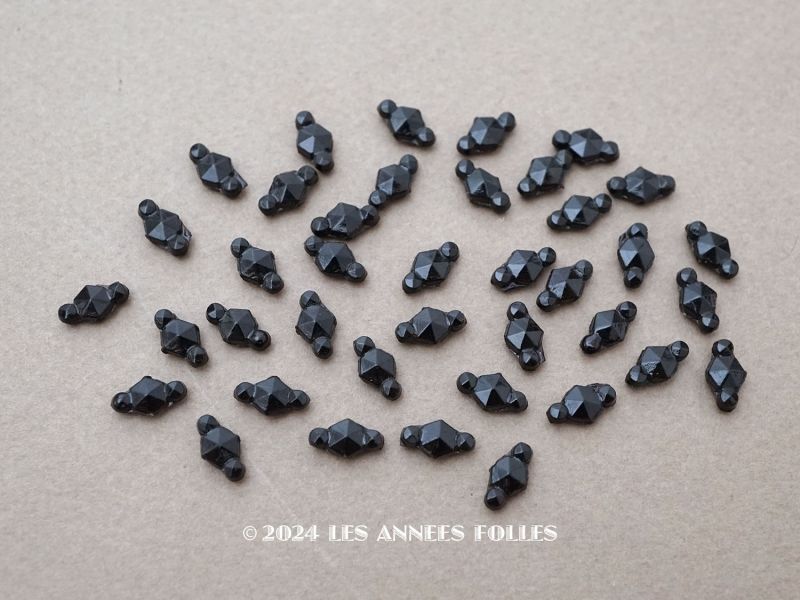 画像1: アンティーク フレンチジェット ビーズ カット入り 5×9mm 約39ピース  (1)