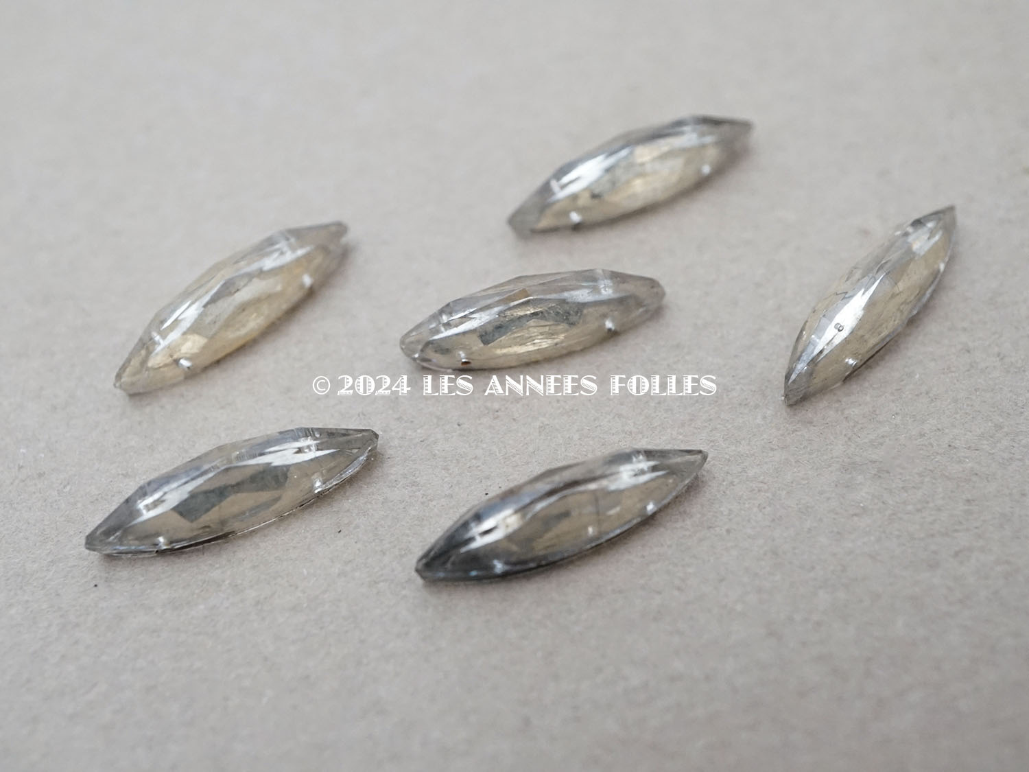 画像3: アンティーク ガラスビーズ カット入り ナベット  5×18mm 12ピースのセット (3)