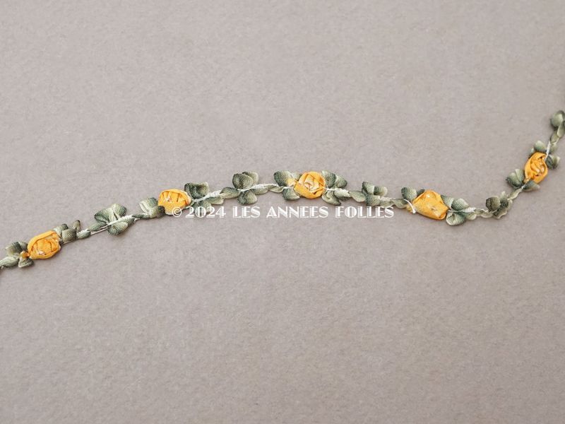 画像2: アンティーク シルク製 薔薇のロココトリム 山吹色 ロココリボン  (2)