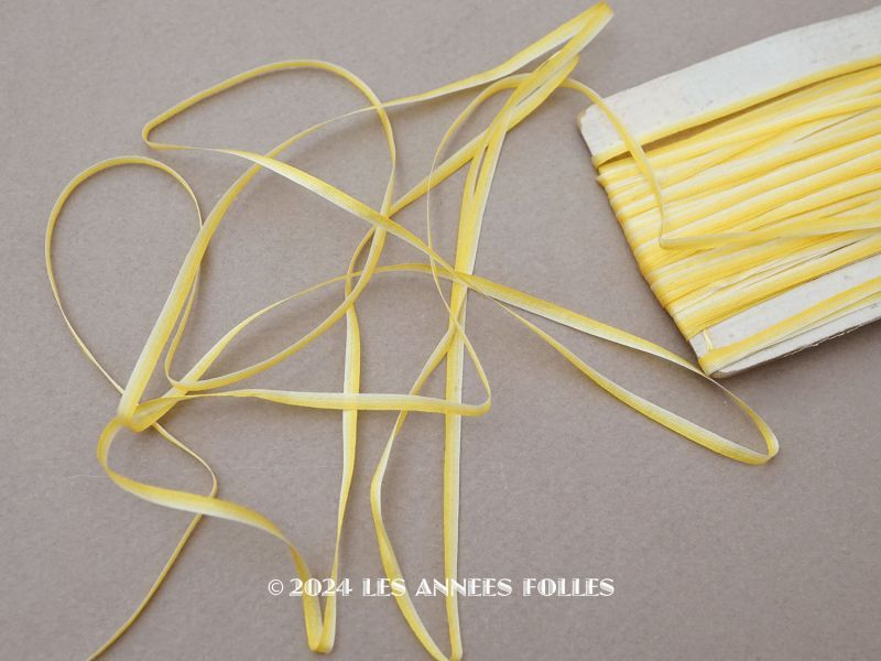 画像1: アンティーク リボン刺繍 & ロココトリム用 シルク製 リボン 5m 2.5mm幅 イエロー&ホワイト (1)