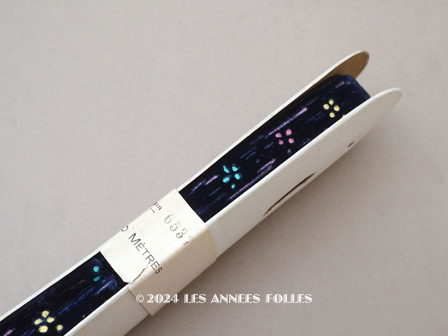画像1: 未使用 アンティーク 花のハンドペイント ベルベットリボン ダークブルー 10m PON 6537 (1)