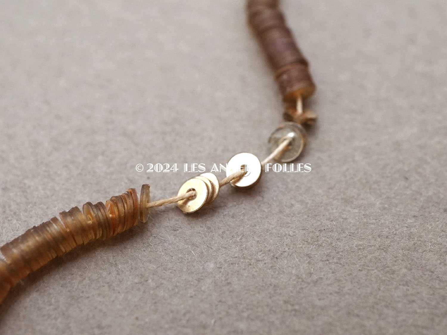画像3: アンティーク ゼラチン製 スパンコール 2.5mm シャンパンゴールド (3)