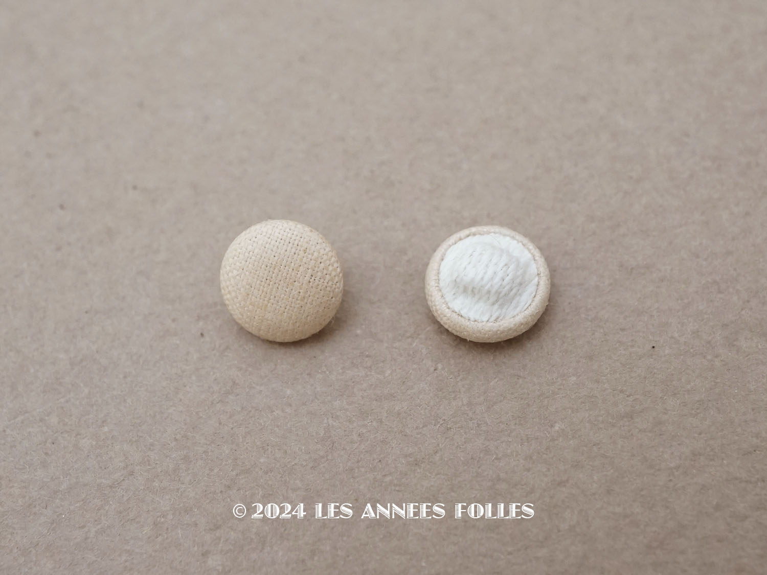 画像1: アンティーク ドール用 8mm くるみボタン ライトベージュ 10ピースのセット (1)
