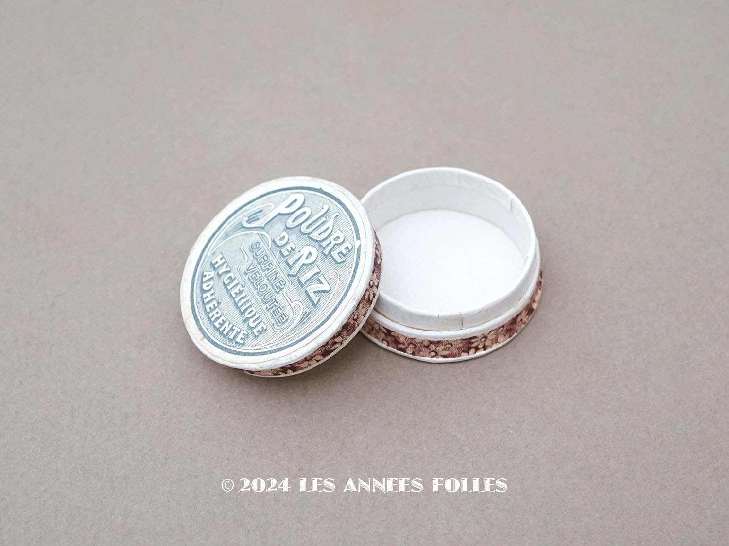 画像1: アンティーク 花模様の小さなパウダーボックス  POUDRE DE RIZ  (1)
