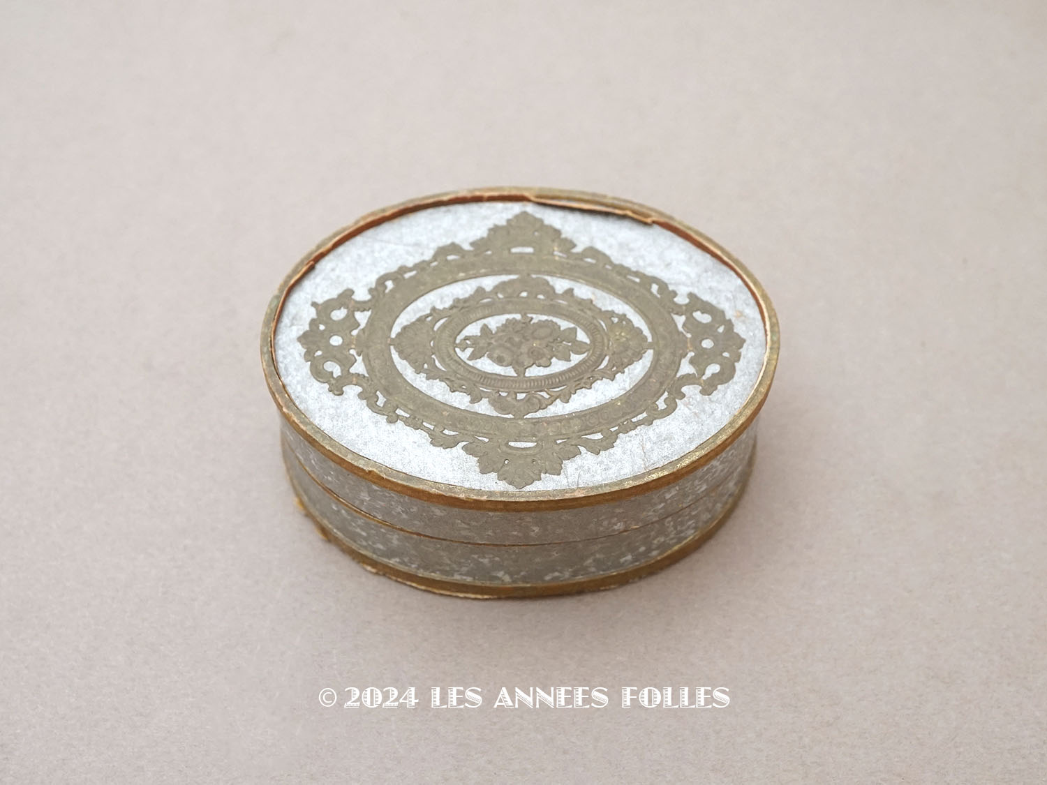 画像1: 19世紀 アンティーク 小さなチョコレートボックス お菓子箱 (1)