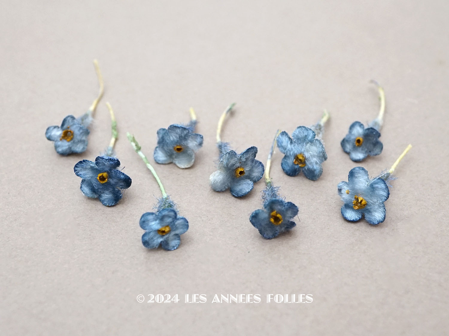 画像1: アンティーク 勿忘草 ベルベットの布花  ブルー 9ピースのセット 8mm&12mm (1)