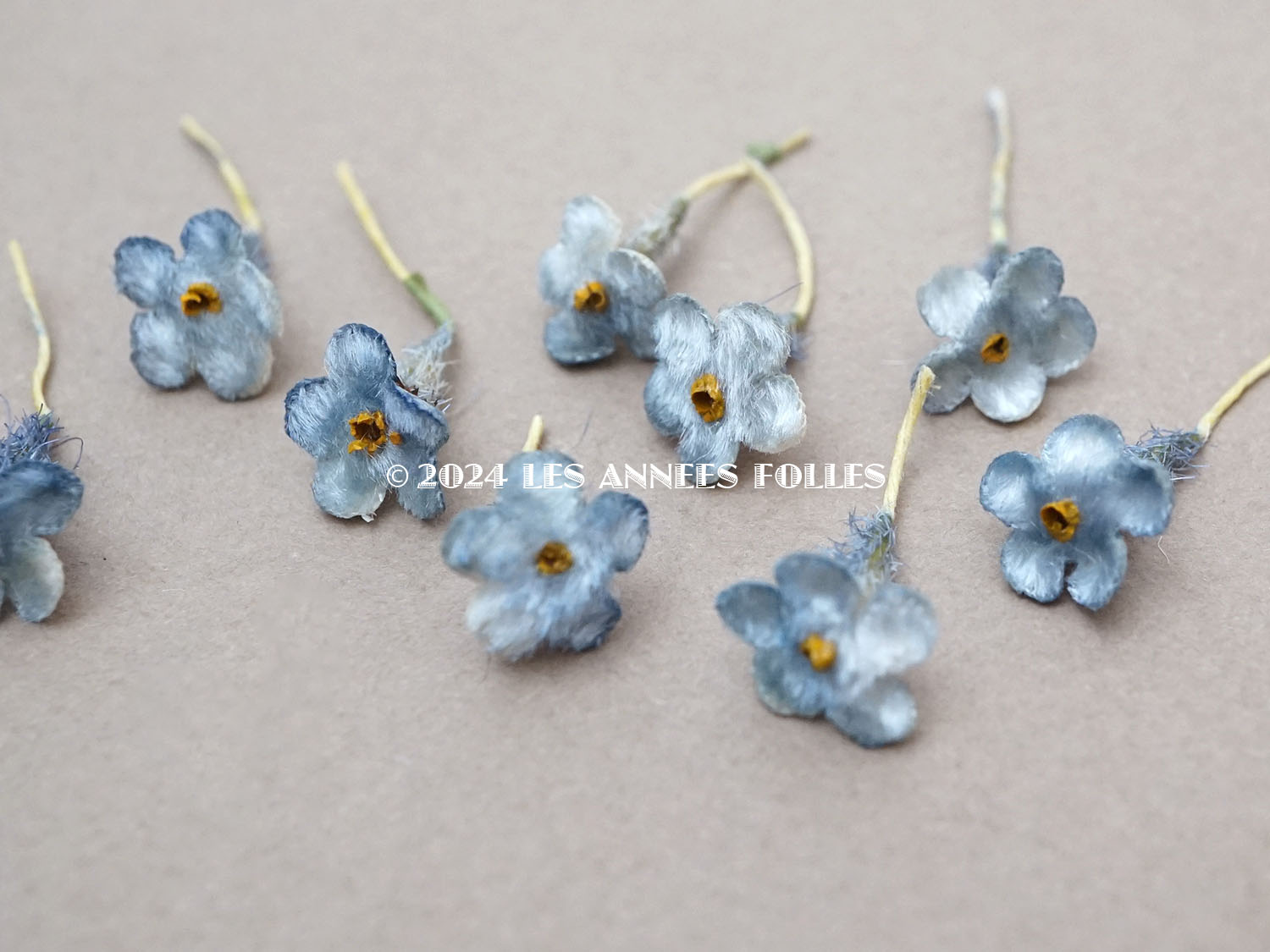 画像3: アンティーク 勿忘草 ベルベットの布花  スモーキーブルー 9ピースのセット 12mm (3)