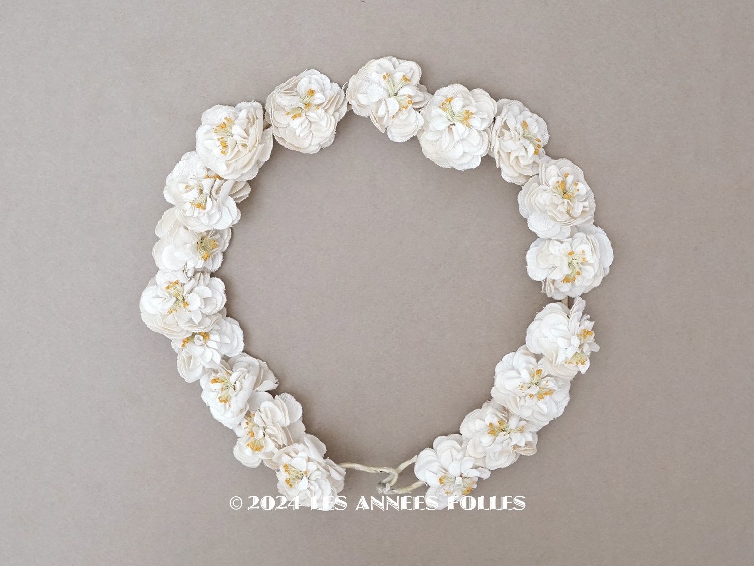 画像2: アンティーク 白薔薇のティアラ ウェディング  花冠 オフホワイト 布花  (2)