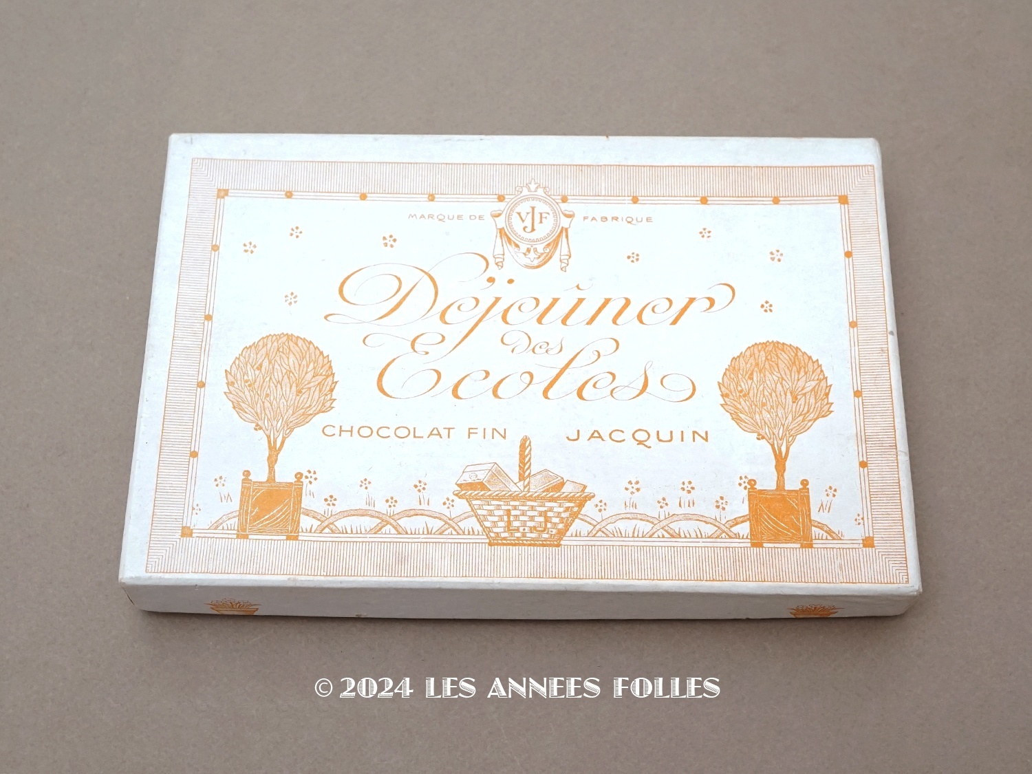 画像1: 19世紀末 アンティーク チョコレートボックス お菓子箱  DEJEUNER DES ECOLES - MAISON JAQUIN - (1)