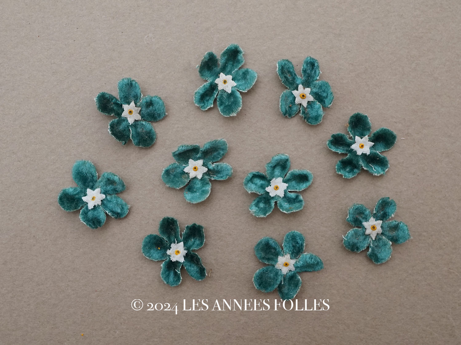 画像1: アンティーク 布花 ベルベットの花びら 10ピースのセット ブルーグリーン 18mm (1)