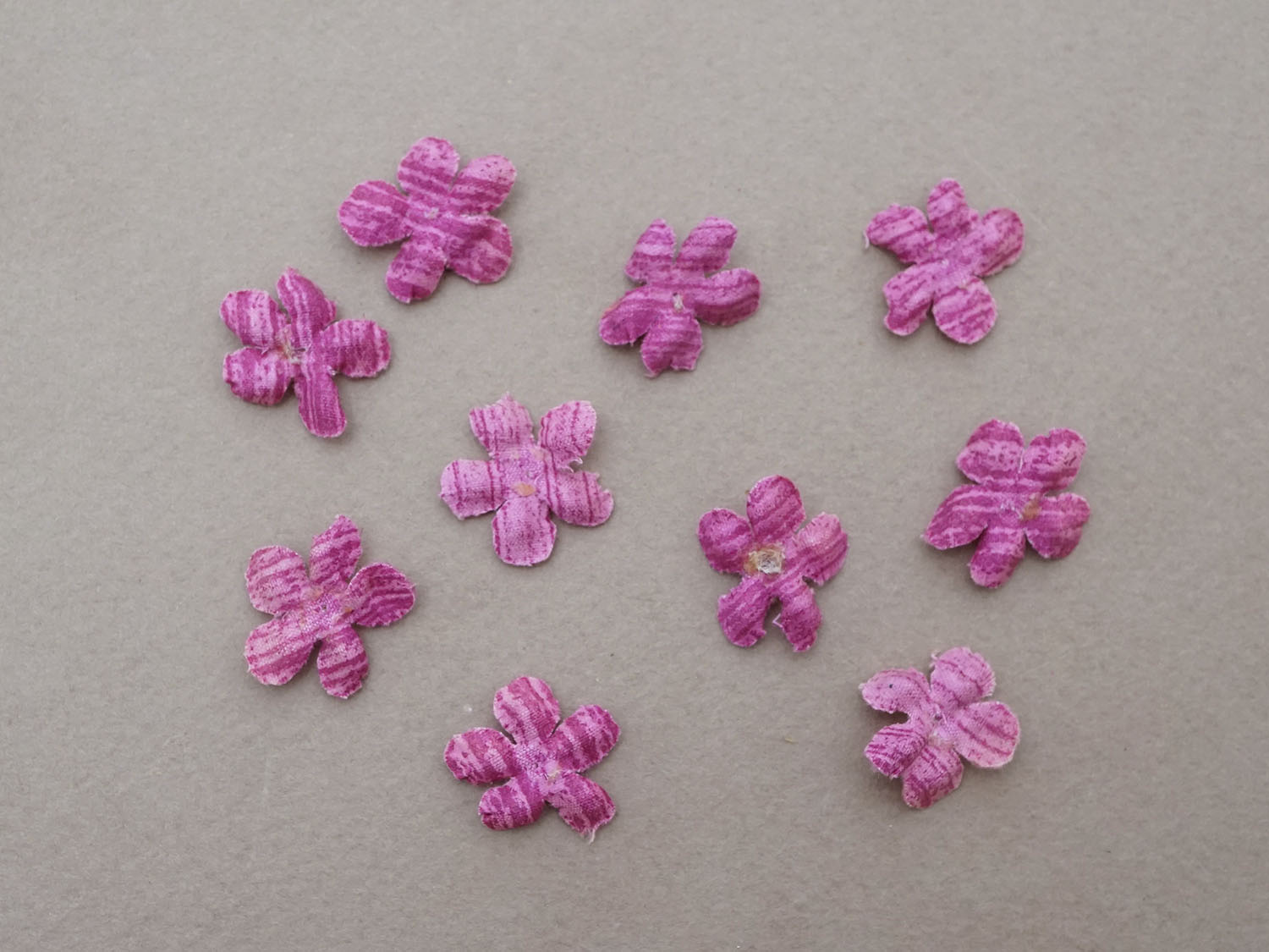 画像3: アンティーク 布花 ベルベットの花びら 9ピースのセット ライラックピンク 18mm (3)