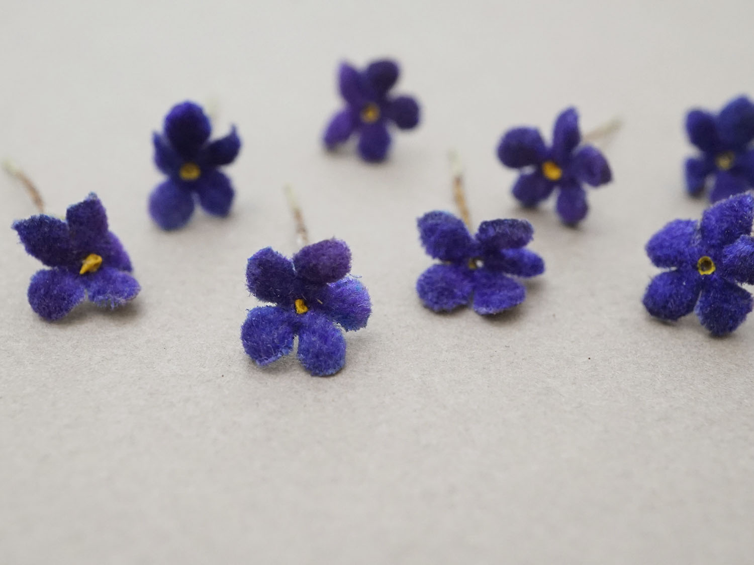 画像2: アンティーク 勿忘草の小さな布花 青紫色 10ピースのセット 約13mm (2)