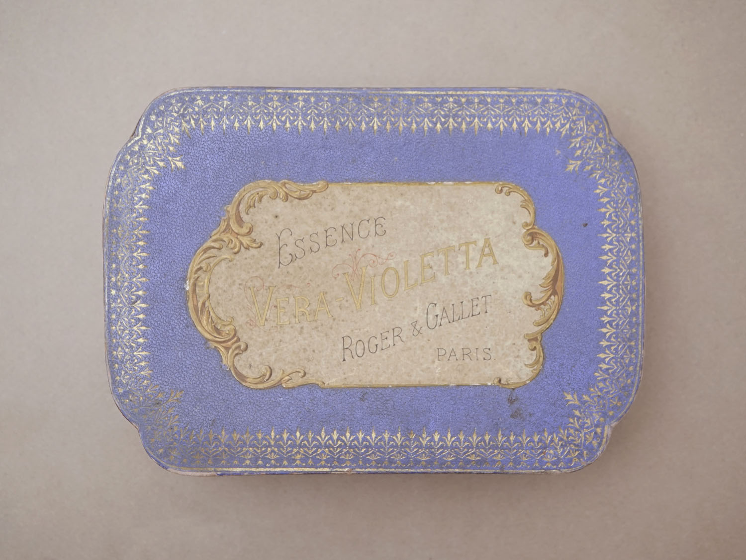 画像2: アンティーク パフュームボックス  ESSENCE VERA VIOLETTA - ROGER&GALLET PARIS - (2)