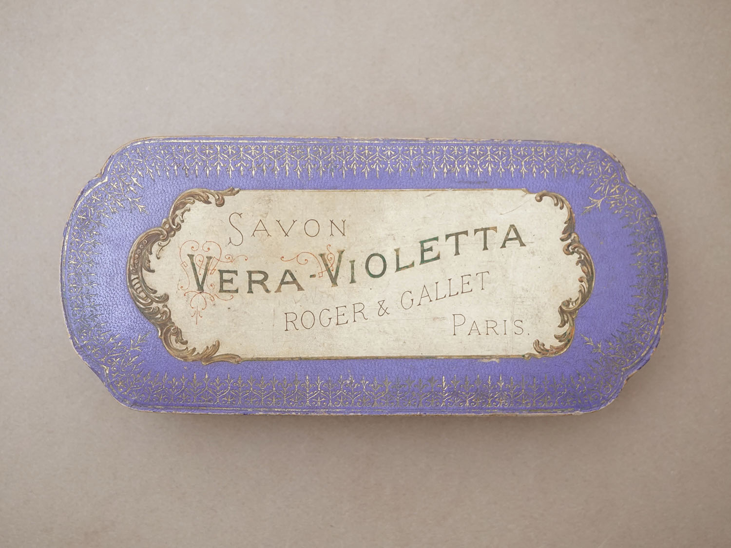 画像2: ＊蚤の市＊アンティーク ソープボックス VERA VIOLETTA - ROGER&GALLET PARIS - (2)