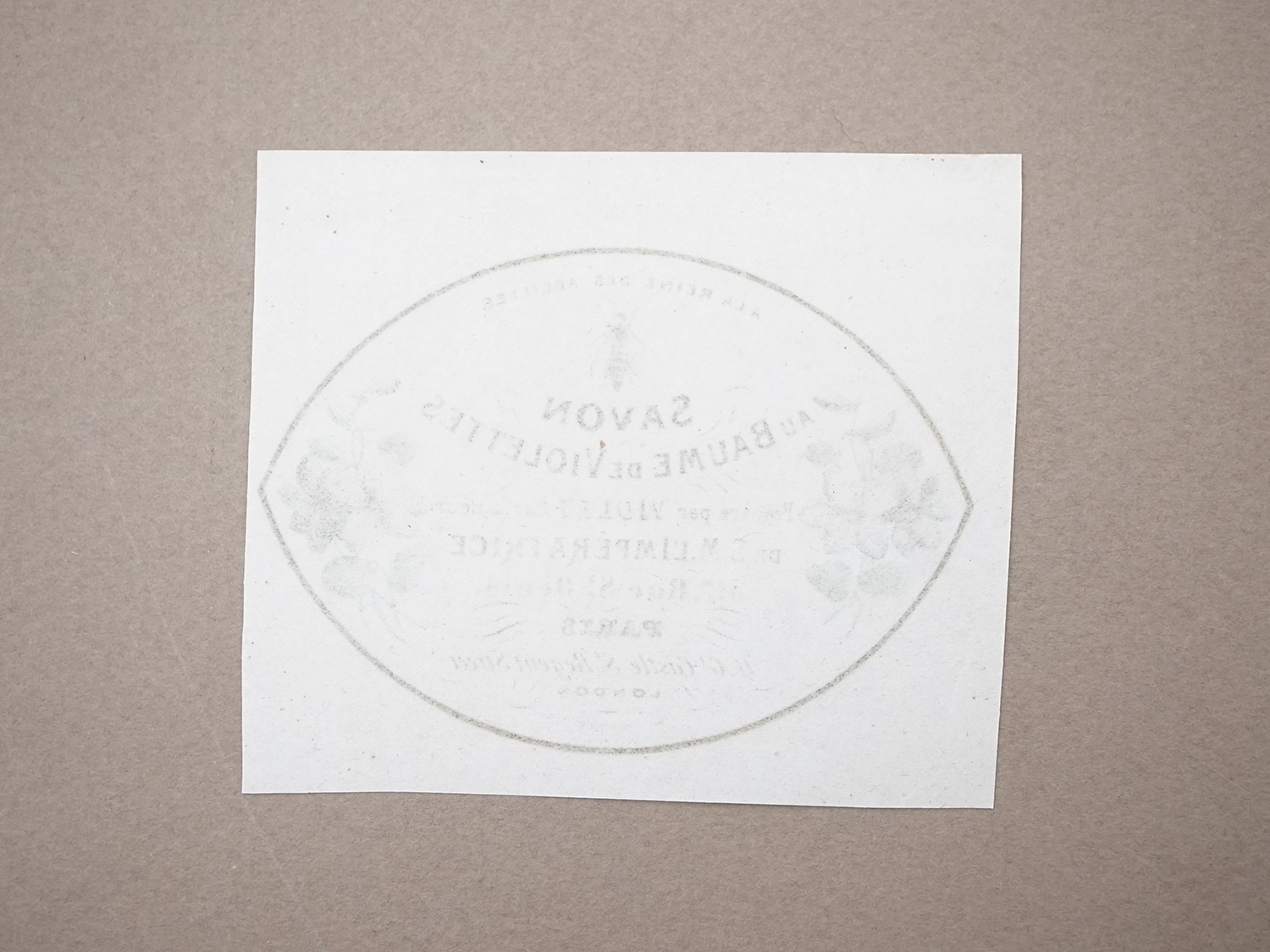 画像3: 19世紀 アンティーク 菫のパフュームラベル  SAVON AUX BAUME DE VIOLETTES DES ALPES - VIOLET PARIS - (3)