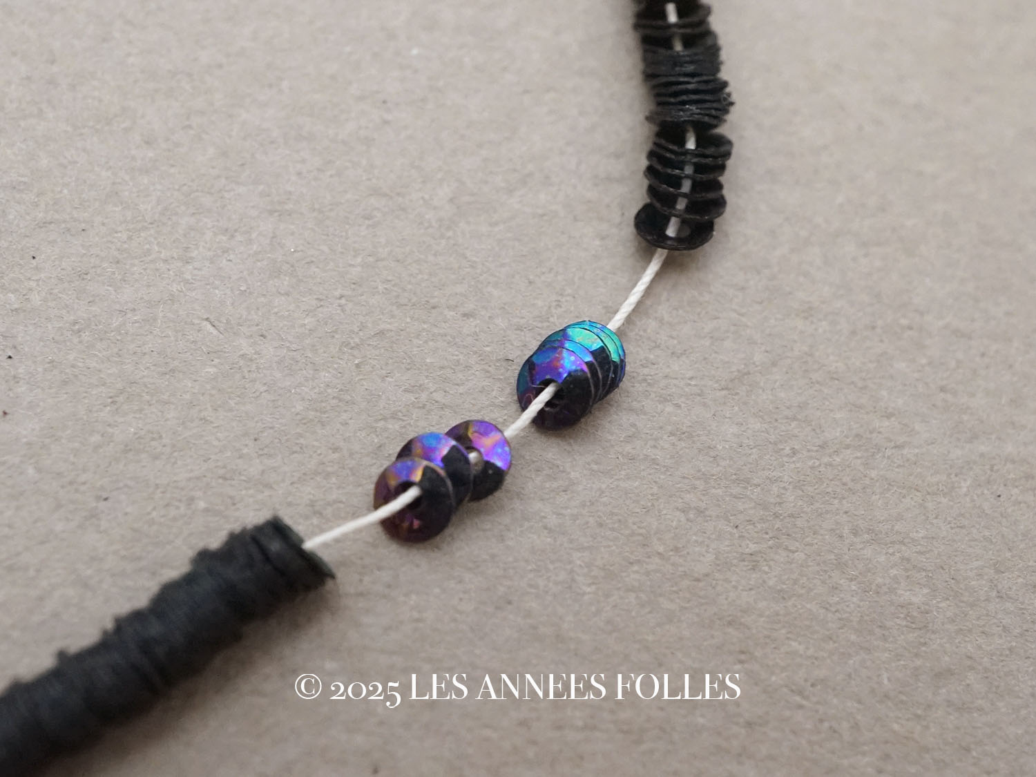 画像1: アンティーク スパンコール マルチカラー 3mm  (1)