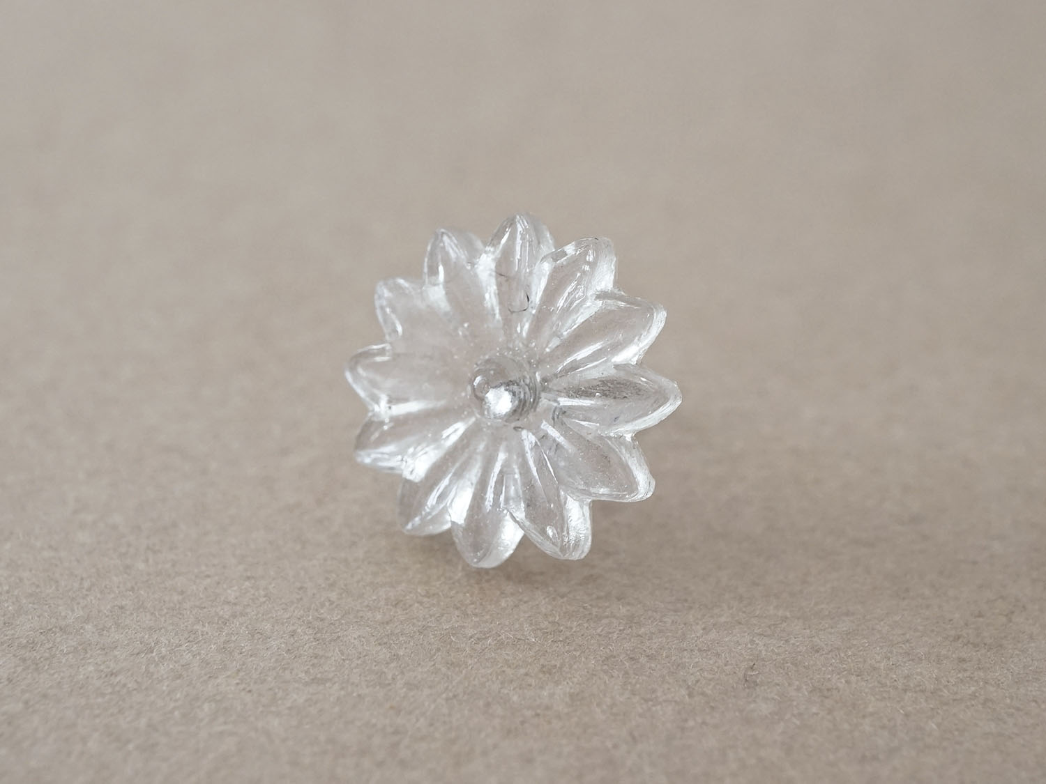 画像2: アンティーク 花のガラスパーツ クリア 約21mm 6ピースのセット  (2)