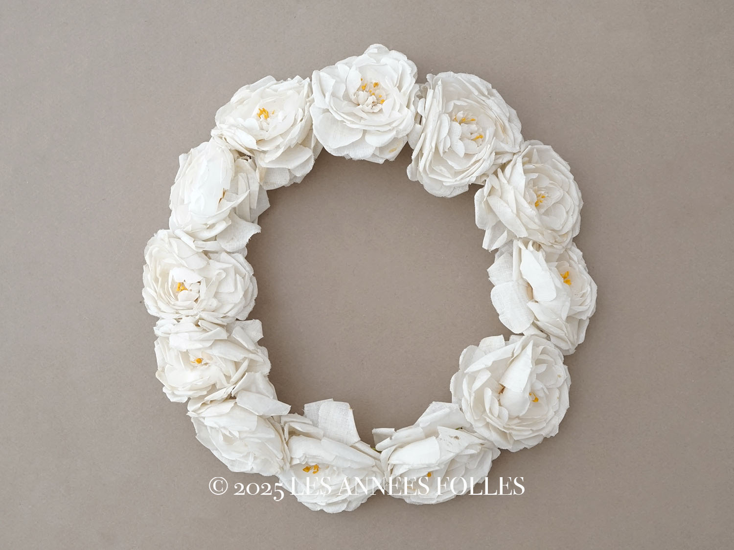 画像2: アンティーク 白薔薇のティアラ 布花 花冠 オフホワイト (2)