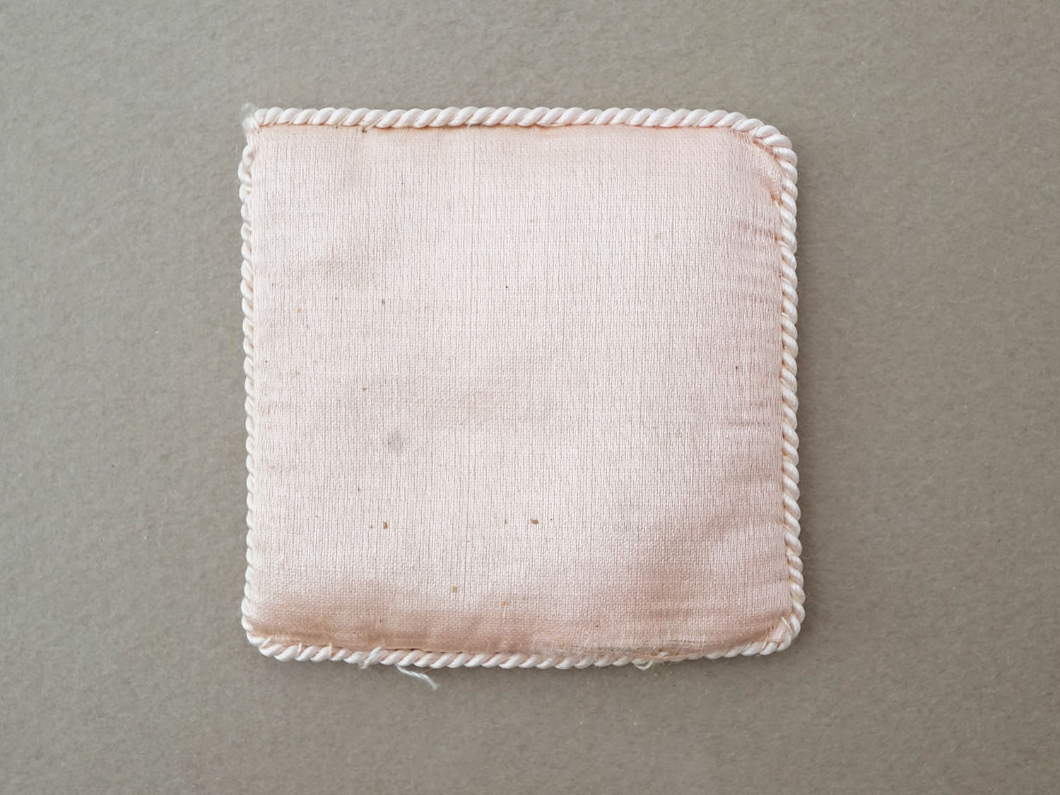 画像4: アンティーク  花刺繍のカバー付き シルク製 サシェ 香り袋 小さなクッション パウダーピンク  (4)