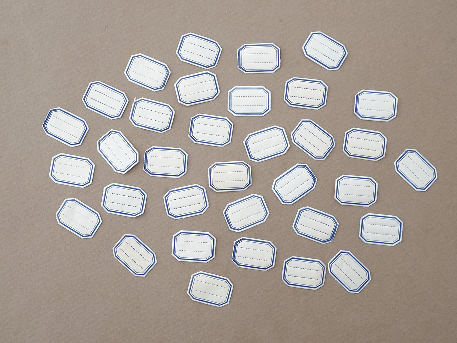 画像3: アンティーク メルスリーの小さなラベル 36枚セット 1.5×2.1cm (3)